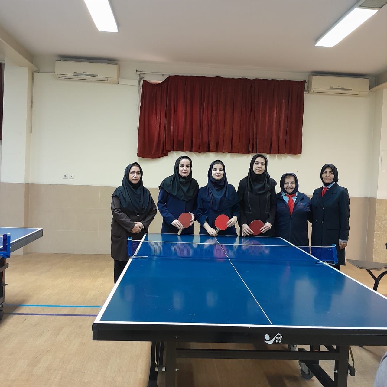 کسب مقام سوم مسابقات تنیس روی میز دانشگاه علوم پزشکی ایران توسط خانم زهرا لک به مناسبت دهه مبارک فجر