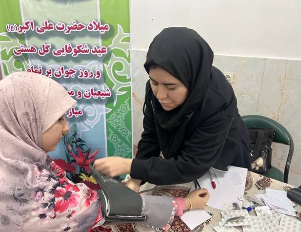 برگزاری میز خدمت سلامت و مسابقه فرهنگی به مناسبت هفته ملی جوانان در حوزه علمیه خواهران 