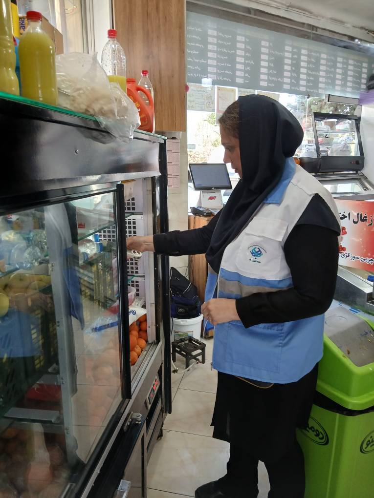 گشت مشترک  کارشناسان بهداشت محیط مرکز بهداشت شمال غرب یک و نماینده محترم اتاق اصناف تهران