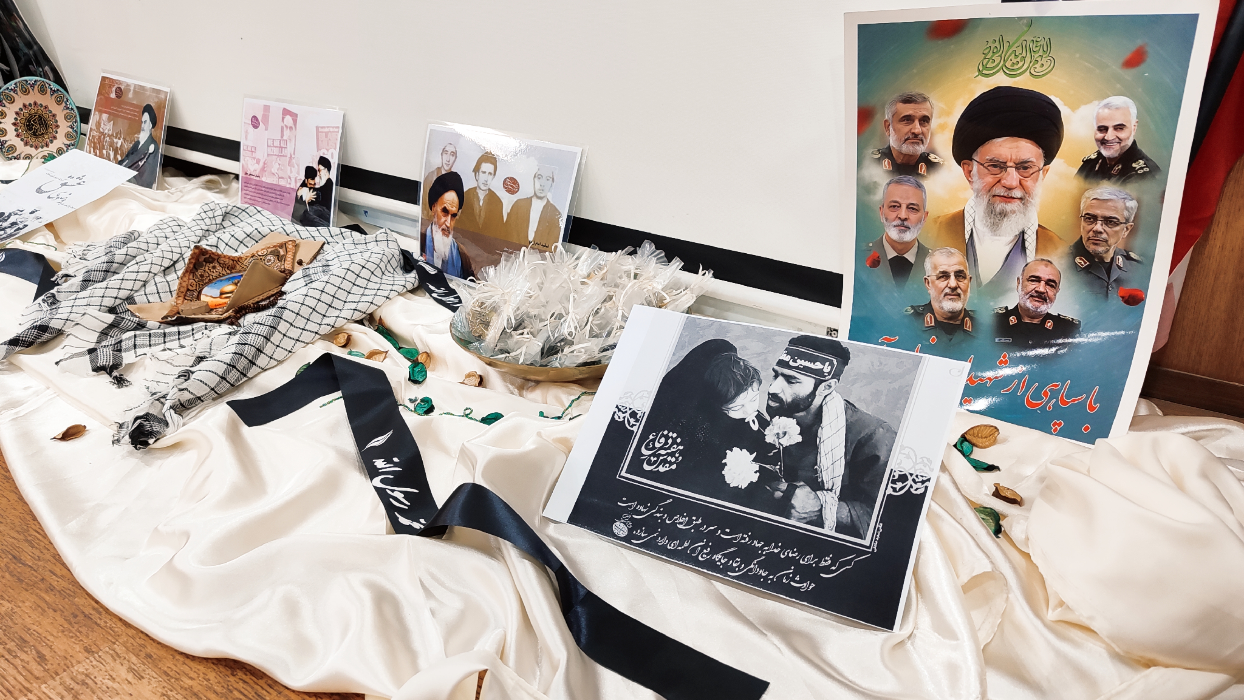 گرامیداشت ایثار و مقاومت در مرکز بهداشت شمال‌غرب یک؛ برگزاری مراسم تجلیل از ایثارگران به مناسبت هفته دفاع مقدس