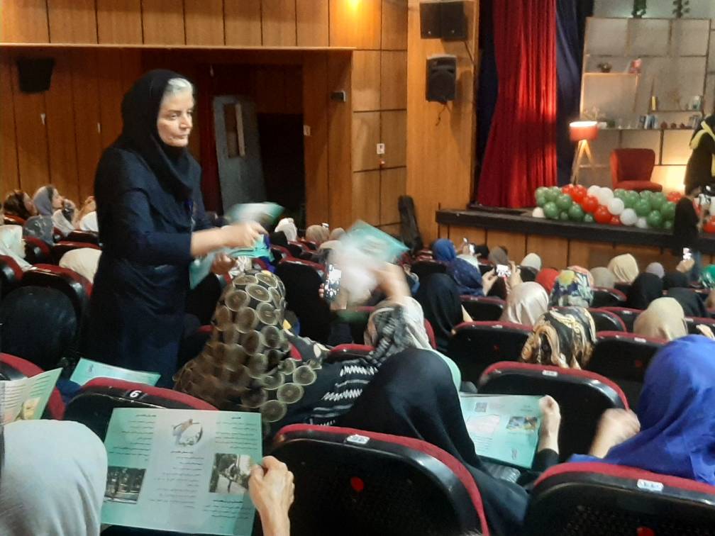 برپایی میز خدمت سلامت در جشن بزرگ سالمندان منطقه ۲۲